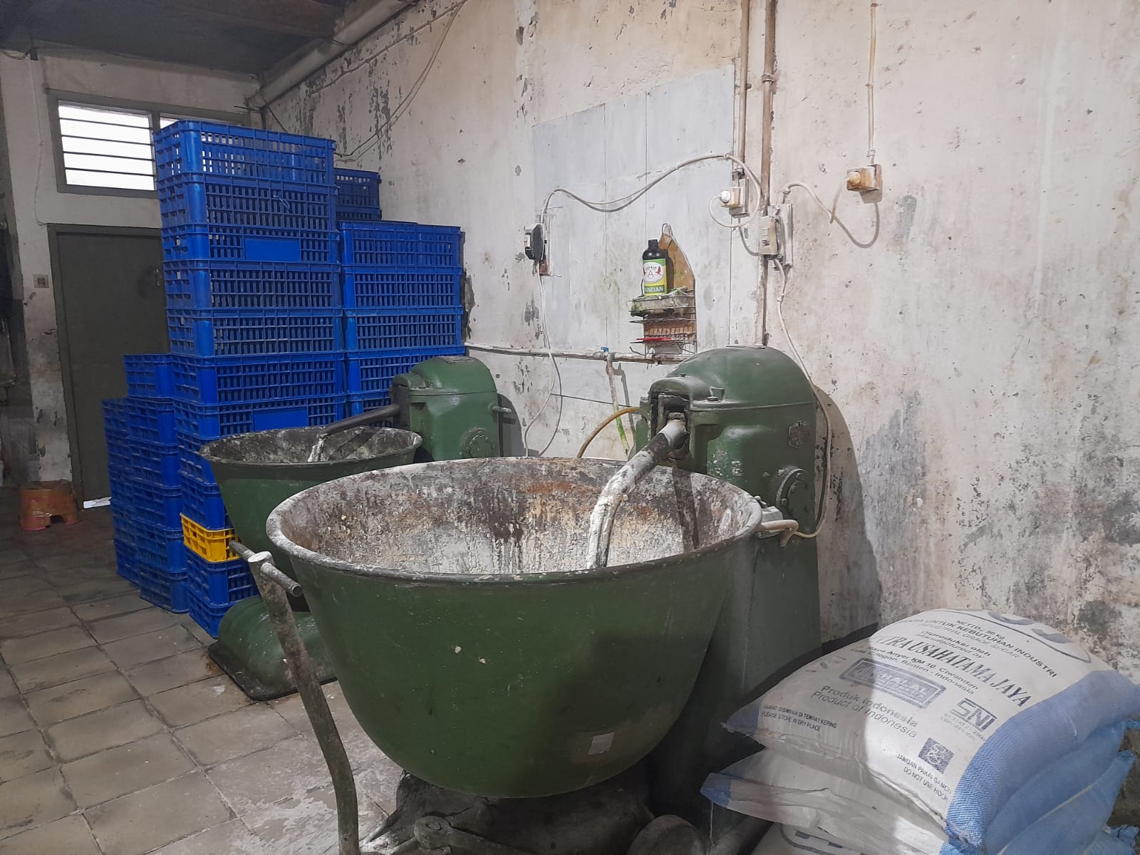 Mesin adonan Roti Acong